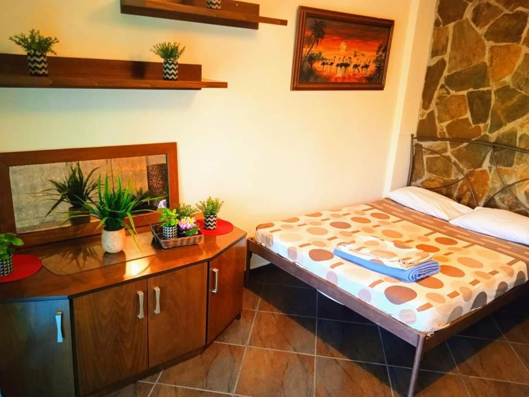 Blue Moon Accommodation Nea Michaniona Bagian luar foto