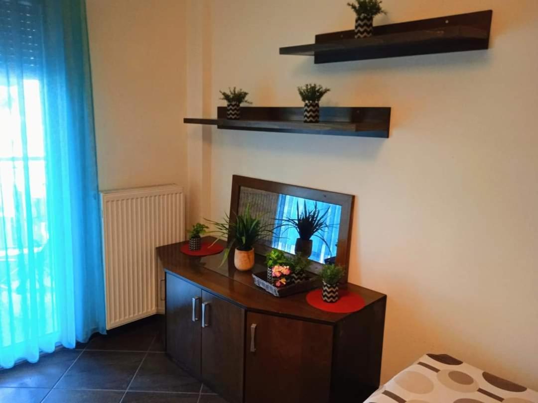 Blue Moon Accommodation Nea Michaniona Bagian luar foto