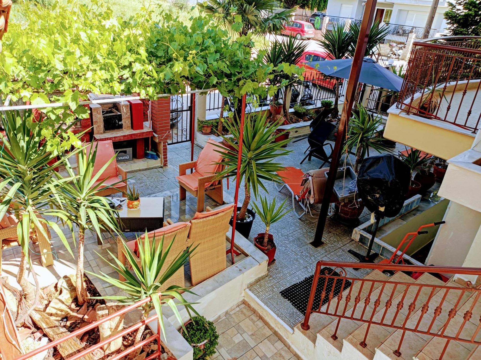 Blue Moon Accommodation Nea Michaniona Bagian luar foto